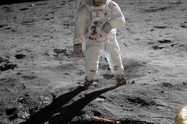 1280px-aldrin-apollo-11-original3D9706A9-16C2-8911-2339-C11B7B4E18D4.jpg
